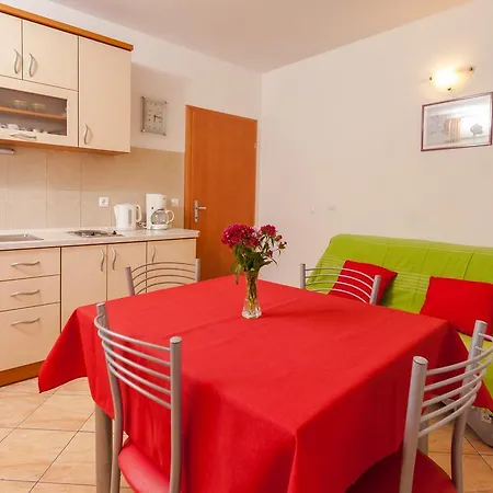 Davor Tomas Konukevi