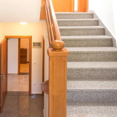 Davor Tomas Konukevi