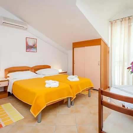 Davor Tomas 4* Brela