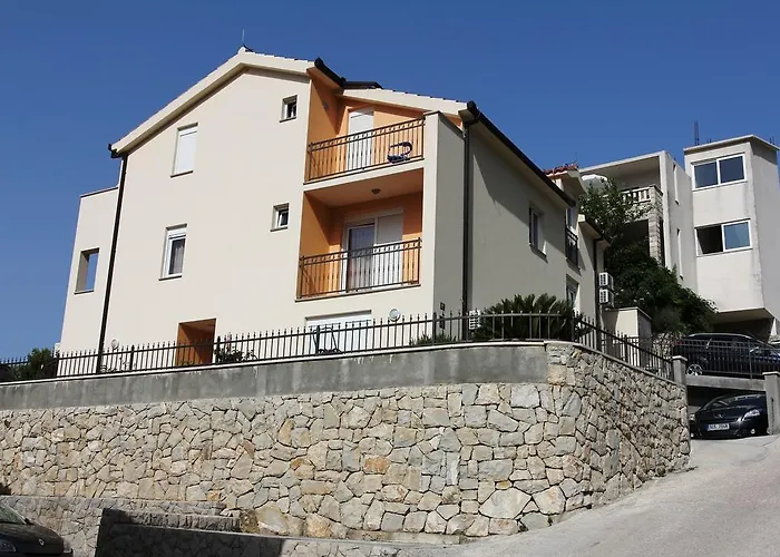 Davor Tomas 4*